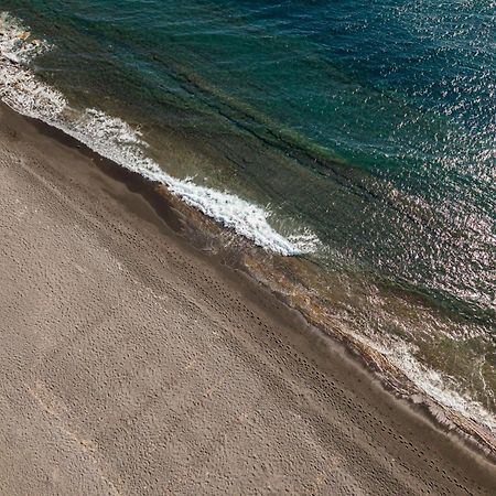 Heyday Luxury Suites Períssa Eksteriør bilde
