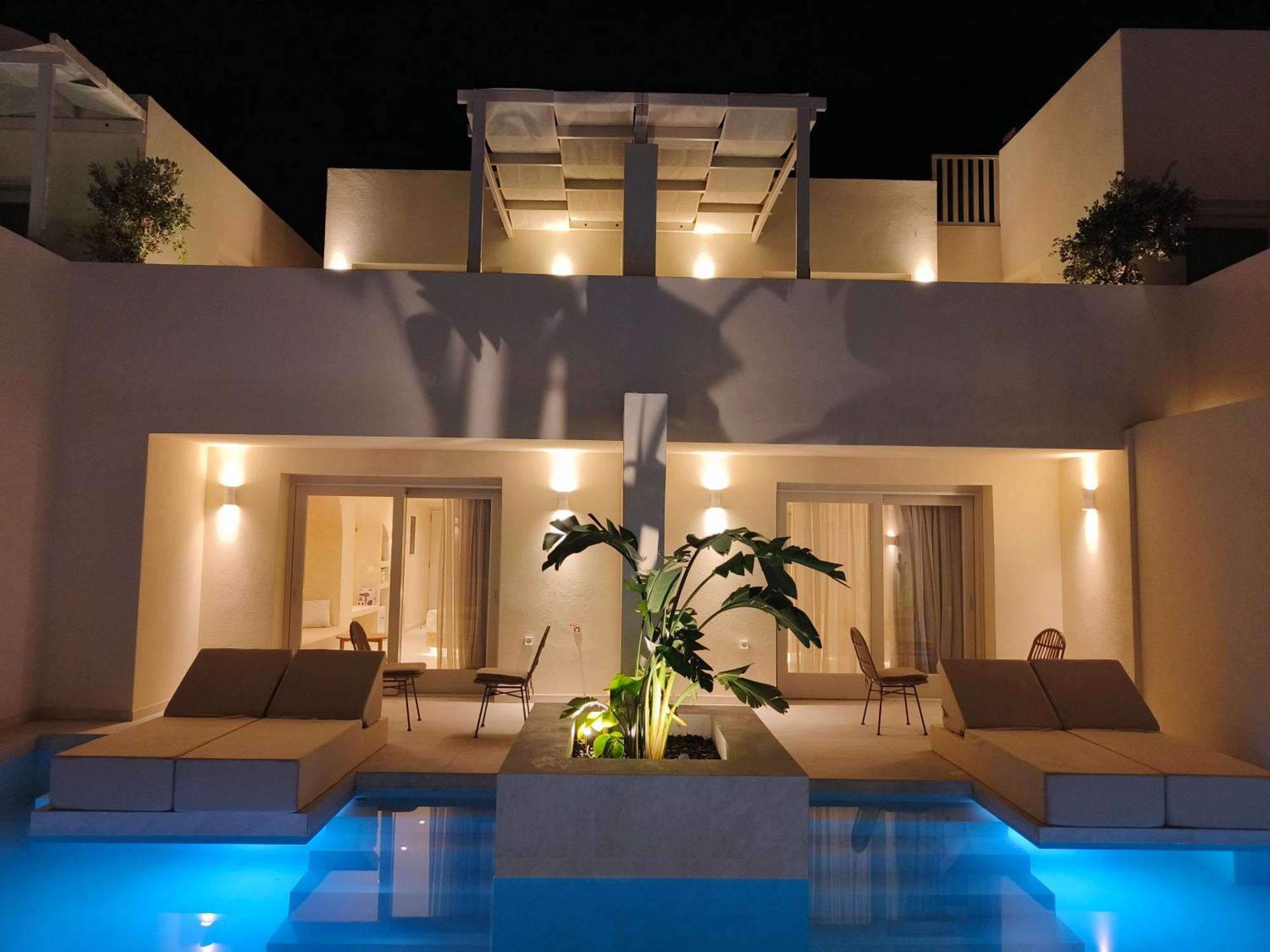 Heyday Luxury Suites Períssa Eksteriør bilde