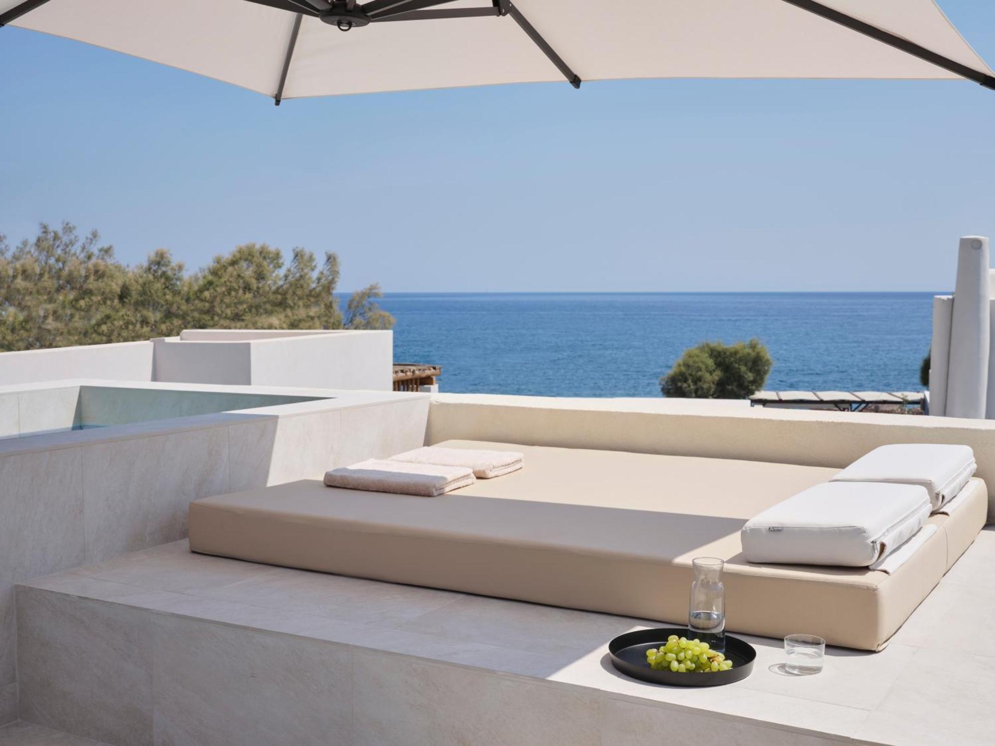 Heyday Luxury Suites Períssa Eksteriør bilde