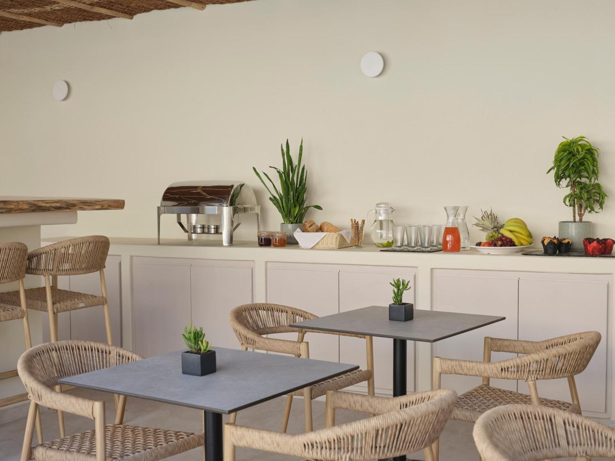 Heyday Luxury Suites Períssa Eksteriør bilde