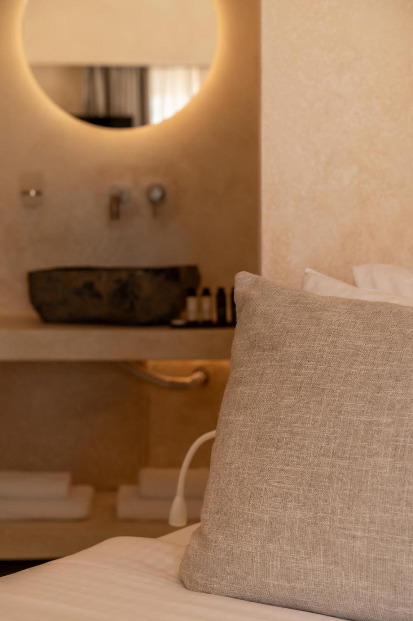 Heyday Luxury Suites Períssa Eksteriør bilde