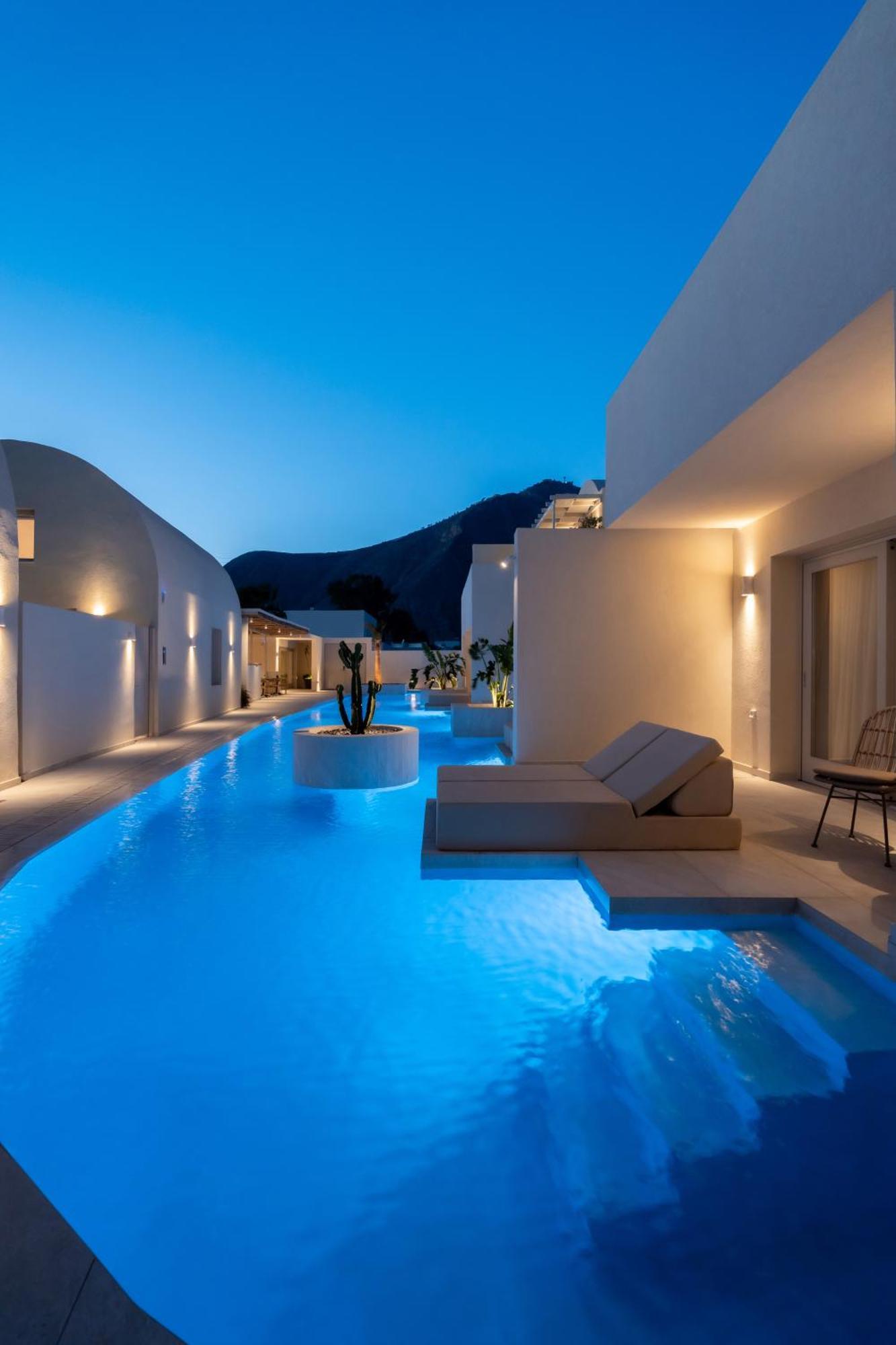 Heyday Luxury Suites Períssa Eksteriør bilde